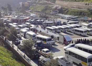 الخشمان يحرك سيارات بلدية السلط لنقل المواطنين والطلاب​