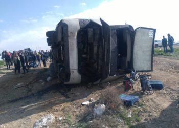 بالفيديو.. وفاة و(37) إصابة بتدهور حافلة في الزرقاء