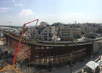 بالصور.. تعرف على مسارب الباص السريع في “دوار المدينة”