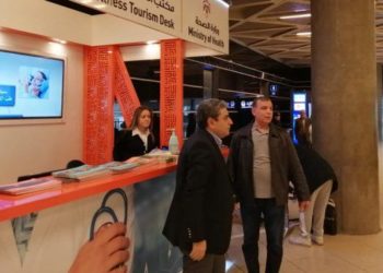 وزير الصحة يتفقد الفرق الطبية بالمعابر الحدودية والمطار