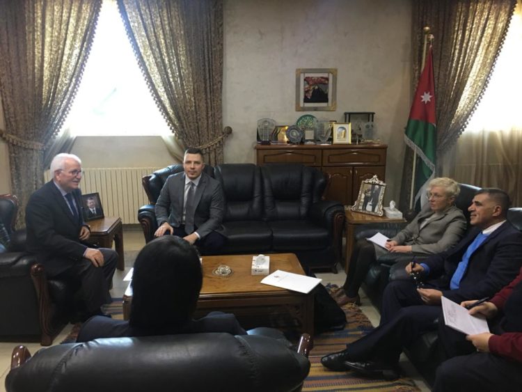 توق يبحث مع القائم بالأعمال الأوكراني قضية الطلبة المفصولين من الجامعات الأوكرانية