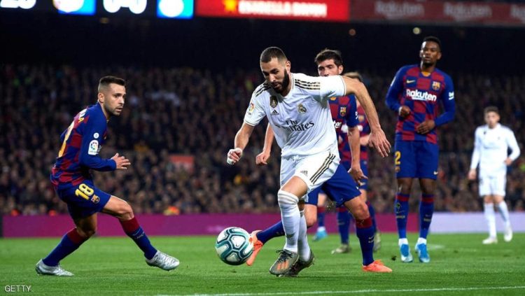 ريال مدريد وبرشلونة يحتاجان دعما في الخط الأمامي