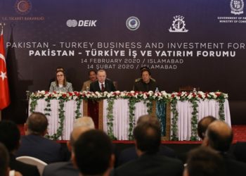 عمران خان: نقف مع تركيا ضد ما تتعرض له في سوريا
