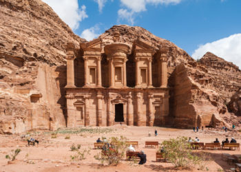 البترا.. “أعجوبة” عالمية تخشى الأيادي الإسرائيلية