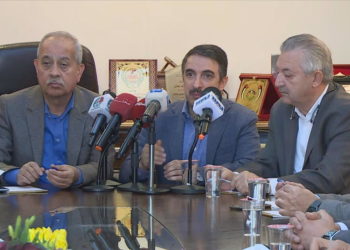 مصانع أردنية توزع المعقمات والكمامات مجانا