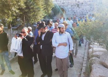 مستوطنون يقتحمون الأقصى.. والاحتلال يغلق معابر بالضفة وغزة