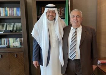 سفير السعودية في الأردن يلتقي معلّمه قبل 40 سنة
