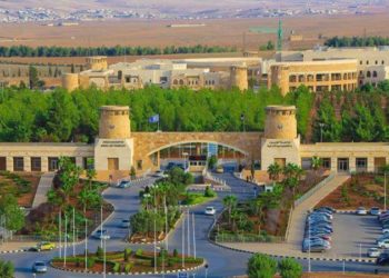 رئيس “التكنولوجيا” يتراجع عن قرار تعليق الدوام