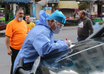 لجنة الأوبئة: جمع 400 عينة فحص للكورونا في إربد في يوم واحد