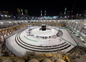 نشر بوابات تعقيم على مداخل الحرم المكي (صور)