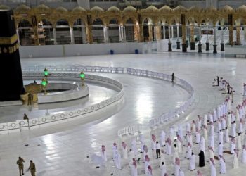 إقامة صلاة العيد في الحرمين غدا دون مصلين