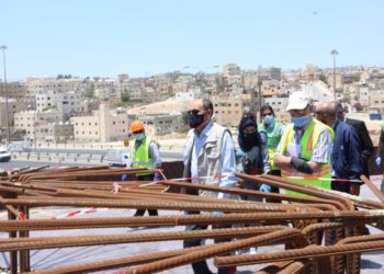 كلفة باص “عمان-الزرقاء” 140 مليون دينار بتمويل “الضمان”