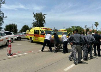 عملية طعن في “تل أبيب” وإصابة المنفذ (صور)