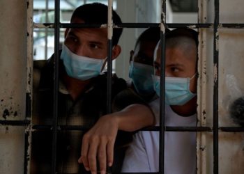 رايتس ووتش تدعو لسرعة الإفراج عن السجناء بسبب كورونا