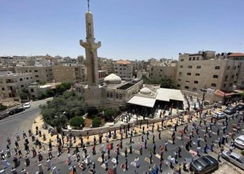 صلاة الكسوف سنة مؤكدة.. هل يمكن اقامتها في المنازل؟