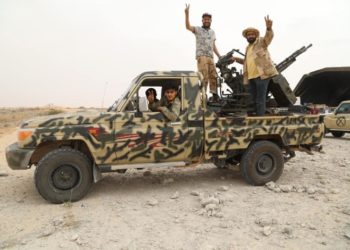 جيش ليبيا يعلن بدء عملية تحرير مطار طرابلس.. أحدث التطورات