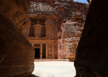 بنك أوروبي تنموي يطلق خطة تعافٍ سياحي في 13 دولة بينها الأردن