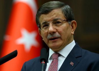 ما حقيقة هجوم داود أوغلو على سياسة أردوغان في ليبيا؟
