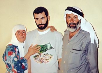 إشادة بمناقب أم الشهيد يحيى عياش ومواقع التواصل تتوشح بالحزن