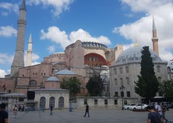 حساب رسمي لآيا صوفيا..شاهد أول تغريدة بيوم افتتاحها مسجدا