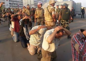 نشطاء بمواقع التواصل يحيون أولى مجازر انقلاب السيسي