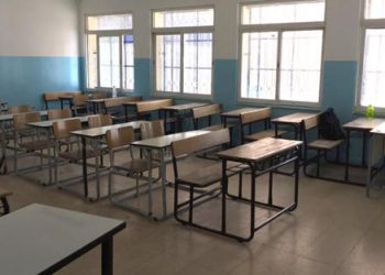 أطفال الأردن في يومهم.. معاناة مستمرة في ظل الجائحة