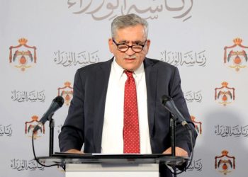 وزير الصحة: الأمور تسير نحو المجهول