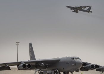 أمريكا ترسل قاذفة “بي 52” إلى الشرق الأوسط “في مهمة طويلة”