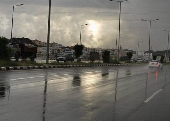 أجواء باردة وزخات مطرية متفرقة