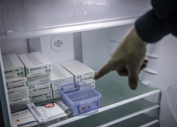 بدء تطعيم اللاجئين في الأردن ضد فيروس كورونا