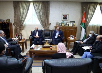 سمارة يطالب خلال لقائه وزير التعليم العالي بضرورة إعادة النظر بأسس القبول في تخصصات الهندسة