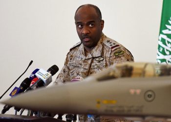 ظهور جديد لأحمد عسيري داخل طائرة.. وجدل واسع (صورة)