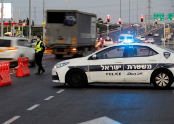 إصابات جراء اقتحام سيارة مطعما بدولة الاحتلال