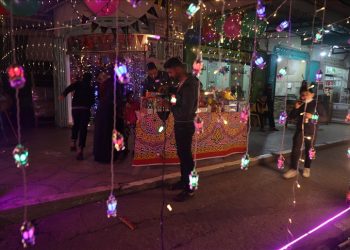 زينة رمضان تُضيء غزة رغم ظلمة كورونا والفقر
