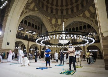 بأجواء روحانية وإجراءات احترازية.. البحرينيون يحيون ليلة القدر
