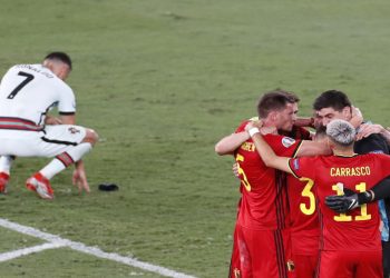 بلجيكا تجرد البرتغال من اللقب الأوروبي وتبلغ ربع النهائي