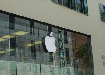أبل تعلن تعزيز ميزة منع التتبع.. وتستثني السعودية ومصر