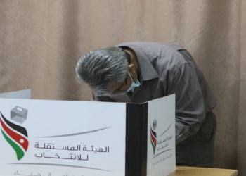 “اللجنة الملكية”: لم نبحث سيناريوهات لقانون الانتخاب