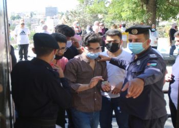 طلاب التوجيهي يختتمون اليوم امتحاناتهم