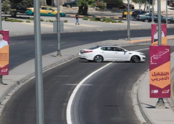 هذه عقوبة السيارات المتواجدة في مسار الباص السريع