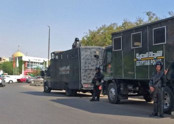 سيارة الترحيلات التابعة للشرطة المصرية