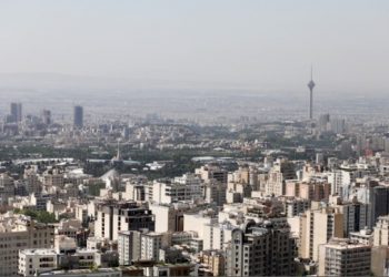 احتجاجات على انقطاع الكهرباء في إيران وشعارات مناهضة لخامنئي