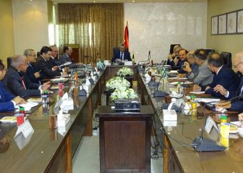 أبو قديس يؤكد ضرورة تطبيق امر الدفاع 32 بمؤسسات التعليم العالي