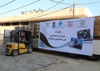 بدء وصول قوافل مساعدات أردنية إلى فلسطين وغزة