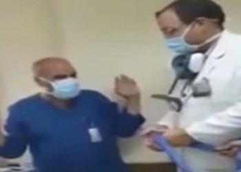 “اسجد للكلب”.. واقعة طبيب وممرض هزت المجتمع المصري