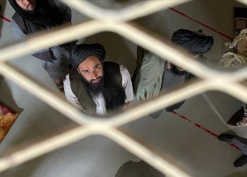 “الزنزانة السوداء”.. أفغان يروون قصص التعذيب الأمريكية في “باغرام”