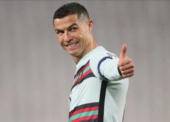 أم كلثوم ترحب برونالدو.. اليونايتد يستعين بـ”أجمل حكاية”