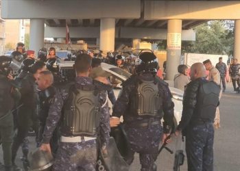 بغداد.. إغلاق المنطقة الخضراء بالكامل عقب اشتباكات مع محتجين