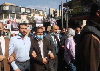 العضايلة يطالب برحيل الحكومة ووقف العمل بقانون الدفاع فورًا