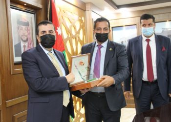 تكريم عدد من طلبة كلية الذكاء الاصطناعي في البلقاء التطبيقية